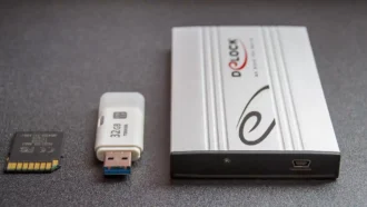 USBメモリ自体で書き込み禁止（読み取り専用）にする方法